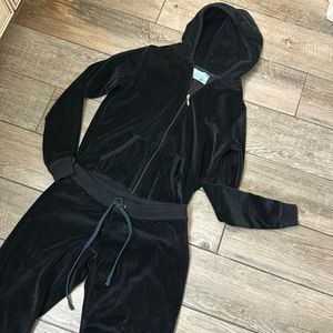 S & B black velvet hoodie tracksuit set, that’s hot!✔️